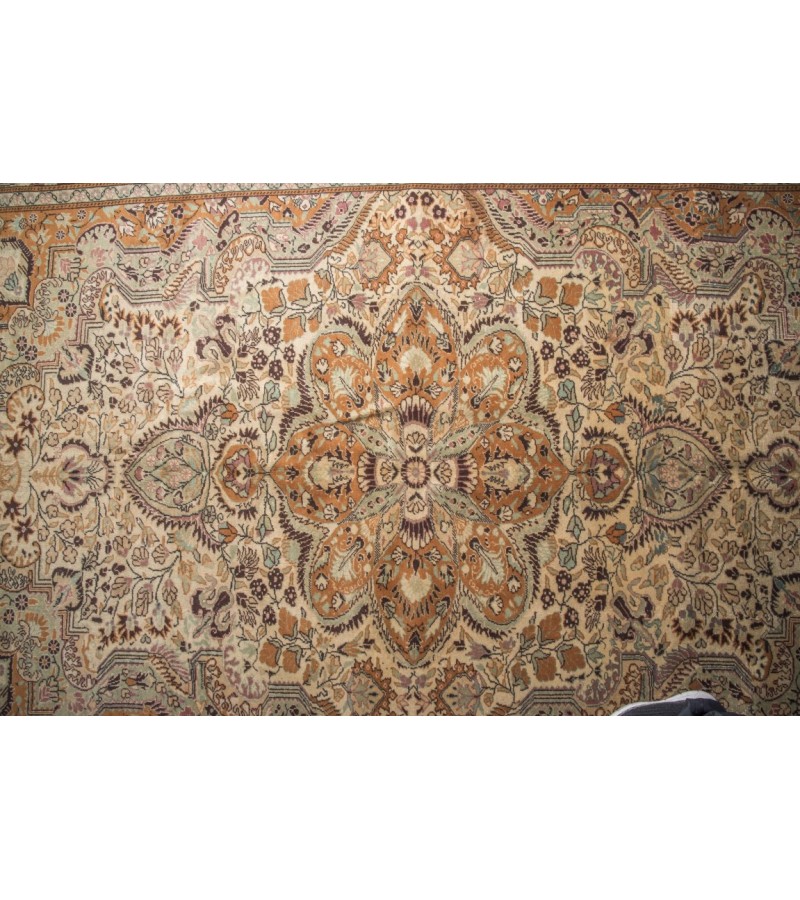 7 x 10 Feet . Perfect Madallion in Pastel Colors Rug , Turkish Hand Knotted Persian Rug , Living Room Rug , No Repeair Perfect Condition