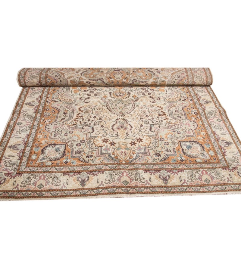 7 x 10 Feet . Perfect Madallion in Pastel Colors Rug , Turkish Hand Knotted Persian Rug , Living Room Rug , No Repeair Perfect Condition