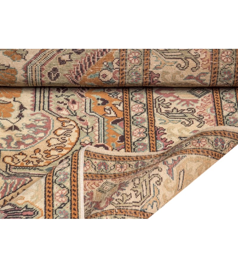 7 x 10 Feet . Perfect Madallion in Pastel Colors Rug , Turkish Hand Knotted Persian Rug , Living Room Rug , No Repeair Perfect Condition