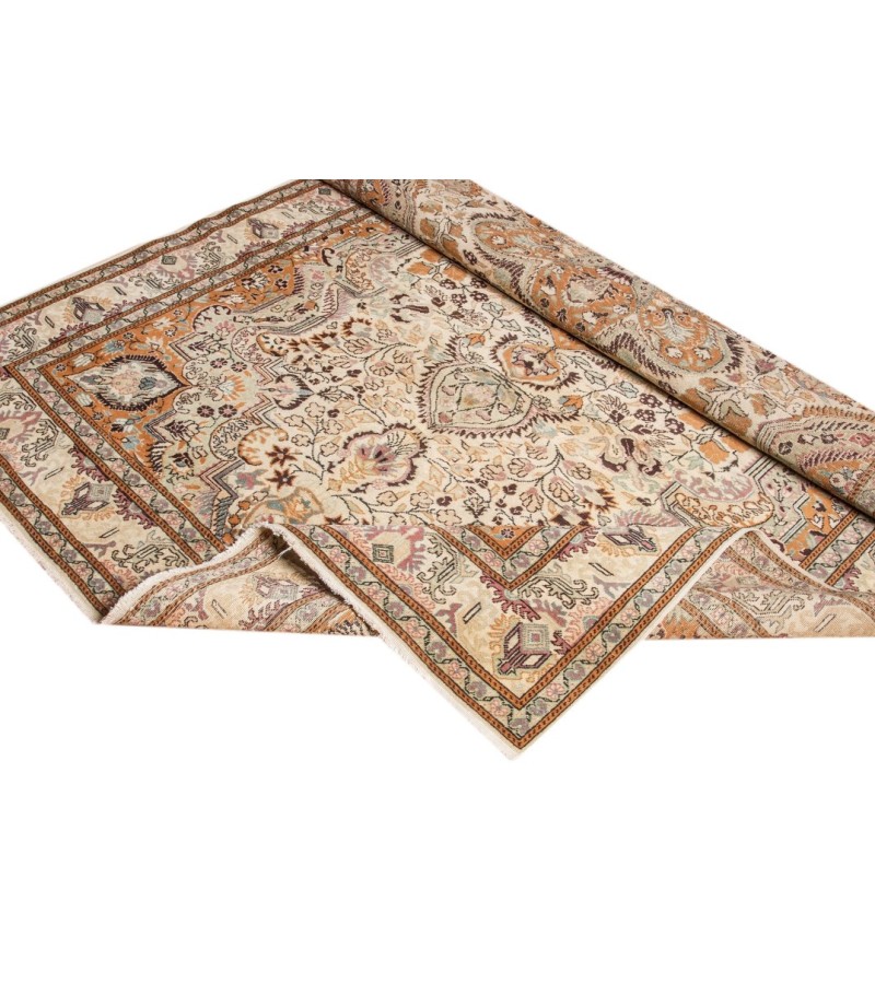 7 x 10 Feet . Perfect Madallion in Pastel Colors Rug , Turkish Hand Knotted Persian Rug , Living Room Rug , No Repeair Perfect Condition