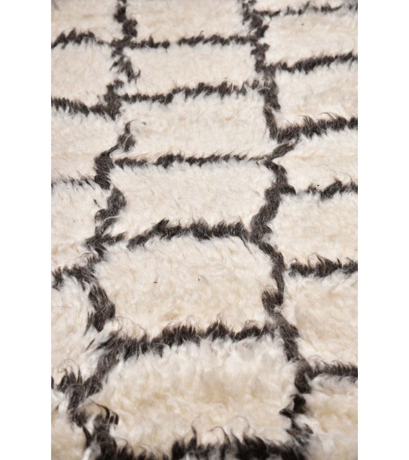 7X10 Feet . Modern Carpet, Turkish Shaggy Tulu rug ,handmade shaggy rug , Oversize Beige in Black details Colors high Pile Designer rug