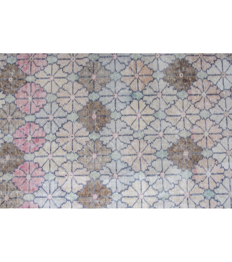 5X9 Feet . All over Flower Pattern , Rainbow Colors Rug , Turkish Hand Knotted Antique  Rug , No Repeair PErfect Condition , Anatolian Rug