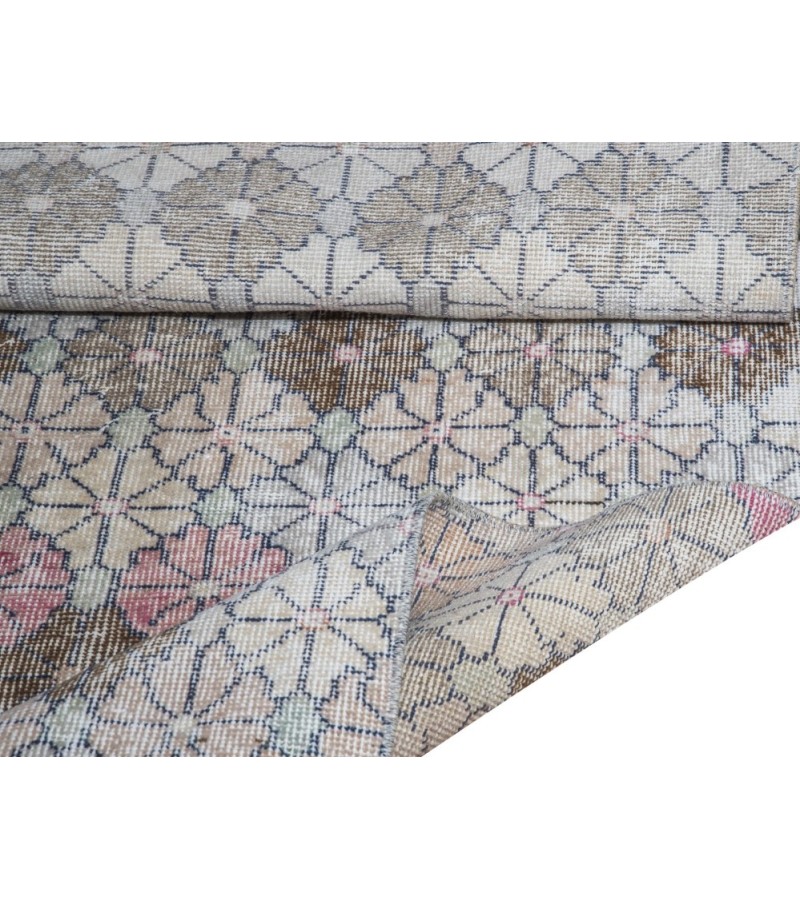 5X9 Feet . All over Flower Pattern , Rainbow Colors Rug , Turkish Hand Knotted Antique  Rug , No Repeair PErfect Condition , Anatolian Rug