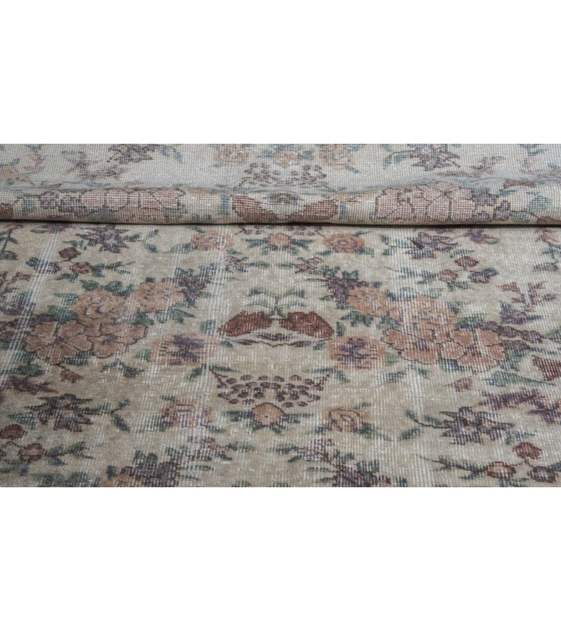 6X9 Feet . All over Flower Pattern , Rainbow  Colors Rug , Turkish Hand Knotted Living Room Rug , No Repeair PErfect Condition