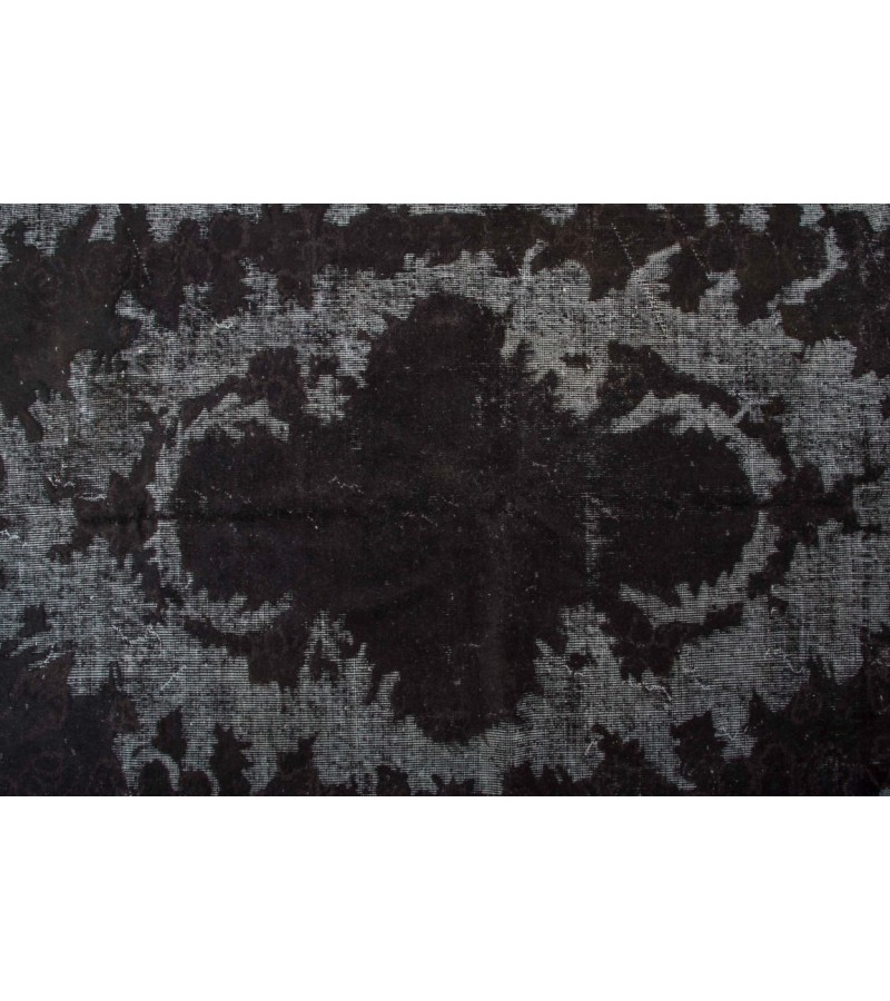 5X9 Feet . Black Color Carving  Pattern Rug ,  Very Custom Made Rug , No Repeair PErfect Condtion 
