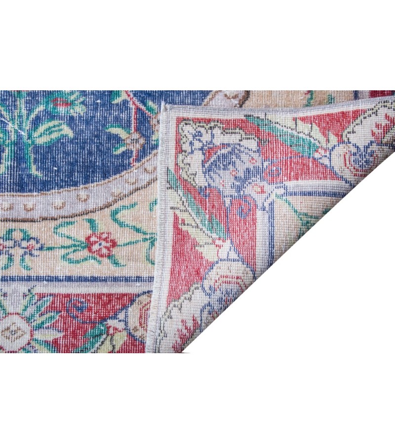 5X9 Feet . Multi  colors Antique Rug , Turkish Hand Knotted Rug , Anatolian Madallion Pattern Rug , No Repeair Perfect Condition  Rug