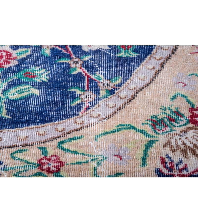 5X9 Feet . Multi  colors Antique Rug , Turkish Hand Knotted Rug , Anatolian Madallion Pattern Rug , No Repeair Perfect Condition  Rug