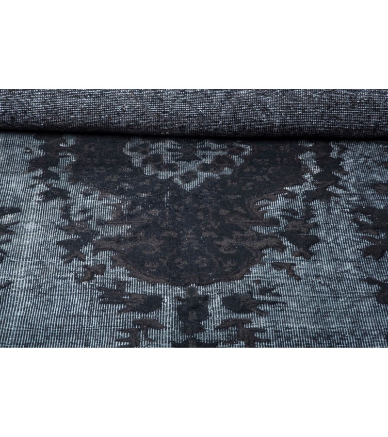 5X9 Feet . Black Color Carving Pattern Rug , Very Custom Made Rug , No Repeair PErfect Condtion