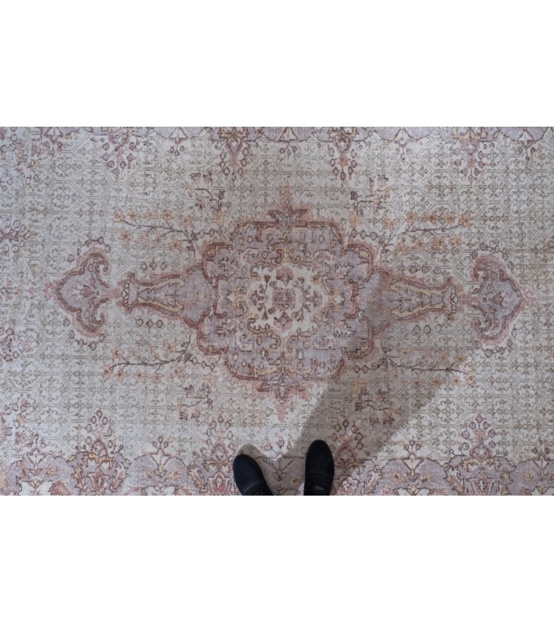 5X8 Feet. 160x270 Cm  Turkish Hand Knotted Rug , Madallion Pattern Rug ,  Antique Gray Color Rug , No Repeair Perfect Condition 