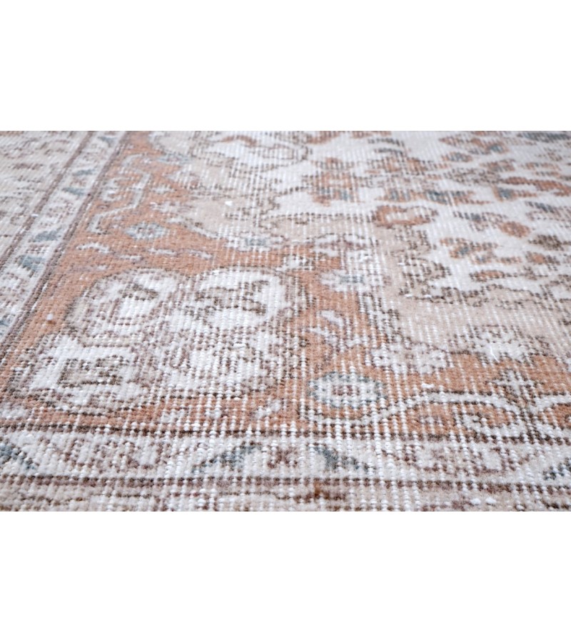 5.7X9 Feet.  170x275 Cm  , Flower Madallion PAttern , Antique Hand Knotted Mid-Country Rug , No Repeair Perfect Condition
