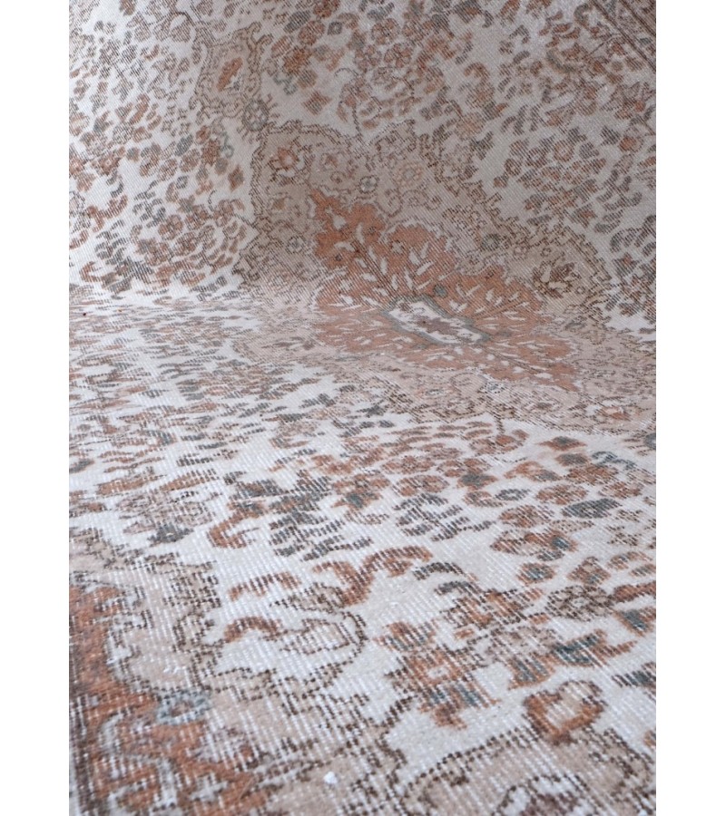 5.7X9 Feet.  170x275 Cm  , Flower Madallion PAttern , Antique Hand Knotted Mid-Country Rug , No Repeair Perfect Condition