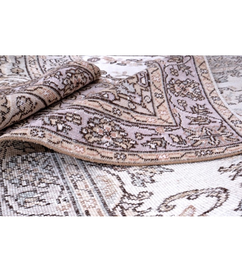 5.6  X 9 Ft.. 168x275 cm Beige Color  Rug , Antique Living Room Rug , Turkish Hand Knotted Rug , Very situation , No Repeair Perfect Condition