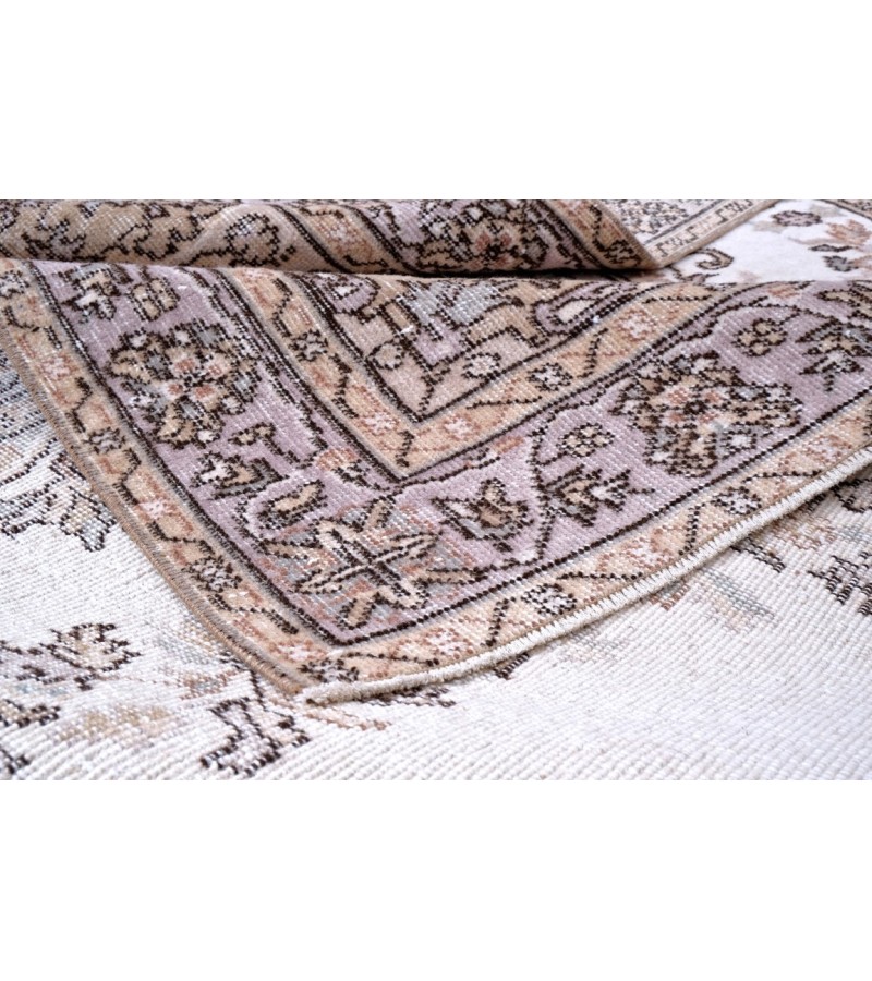5.6  X 9 Ft.. 168x275 cm Beige Color  Rug , Antique Living Room Rug , Turkish Hand Knotted Rug , Very situation , No Repeair Perfect Condition