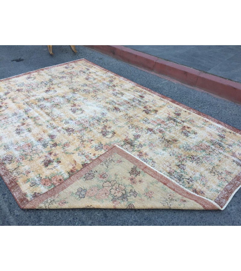 6x10 floral area rug, faded yellow rug, Vintage rug , 6'5 X 9'7 retro rug, Oriental rug