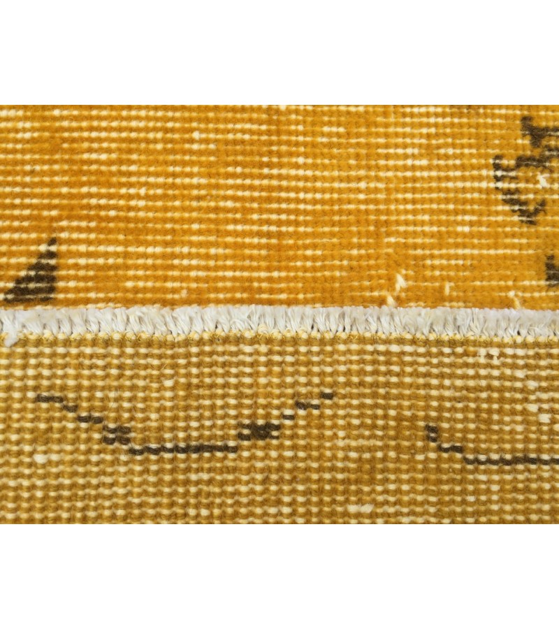 5x9 retro bedroom rug , dining room rug, 5'5 X 9' yellow brown rug