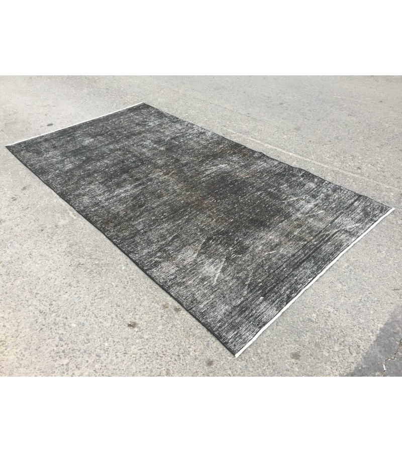 5x9 distressed farmhouse rug, vintage Turkish rug , 5'1 x 9'4 black brown rug