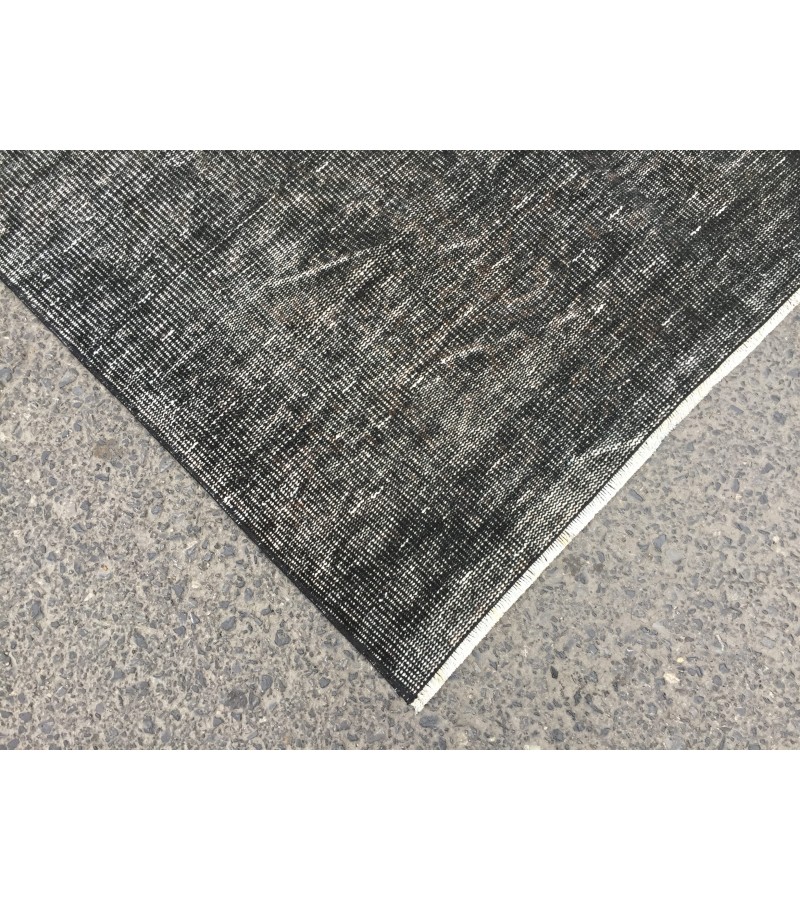 5x9 distressed farmhouse rug, vintage Turkish rug , 5'1 x 9'4 black brown rug