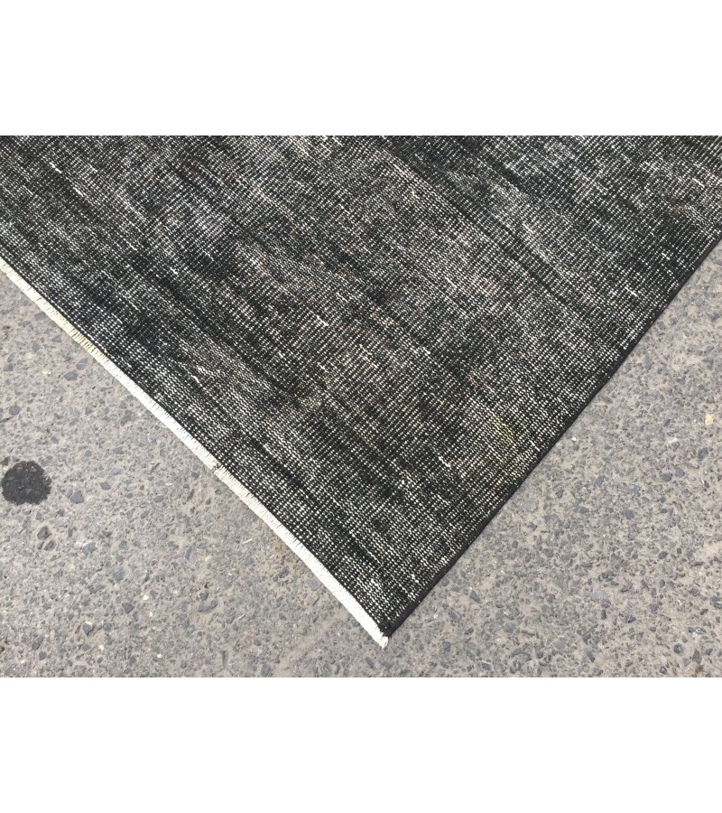 5x9 distressed farmhouse rug, vintage Turkish rug , 5'1 x 9'4 black brown rug