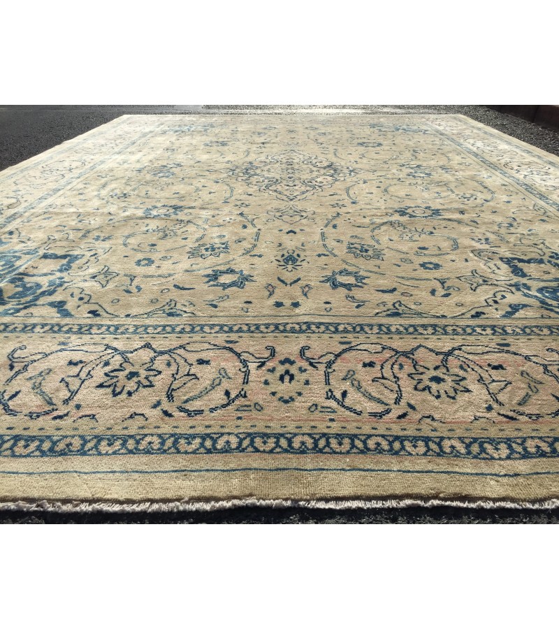 9x13 70's handmade rug beige with hint of pink, Vintage Rug , 9'4 X 13'1 Bedroom Rug, Living Room Rug