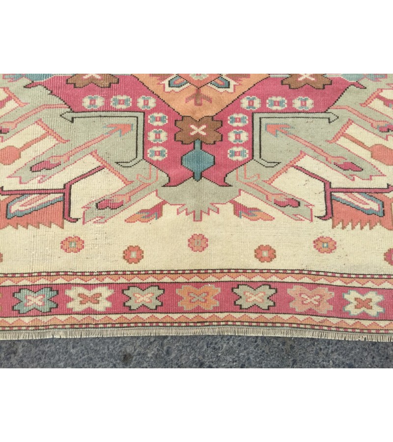 6x7 abstract area rug, beige pink rug, 5'9 X 7'1 bedroom rug, rug, geometric wool rug