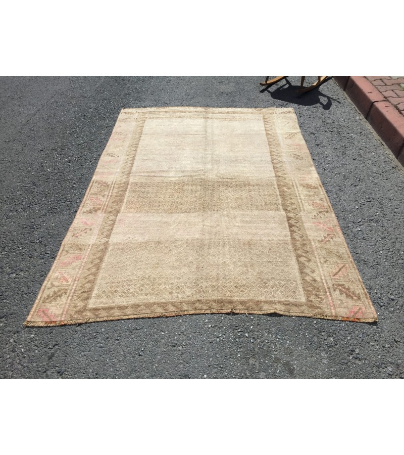 5x8 vintage area rug, retro beige brown bedroom rug, 5' X 7'9 hand woven rug