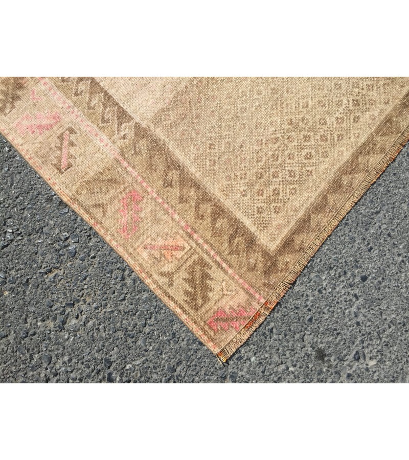 5x8 vintage area rug, retro beige brown bedroom rug, 5' X 7'9 hand woven rug