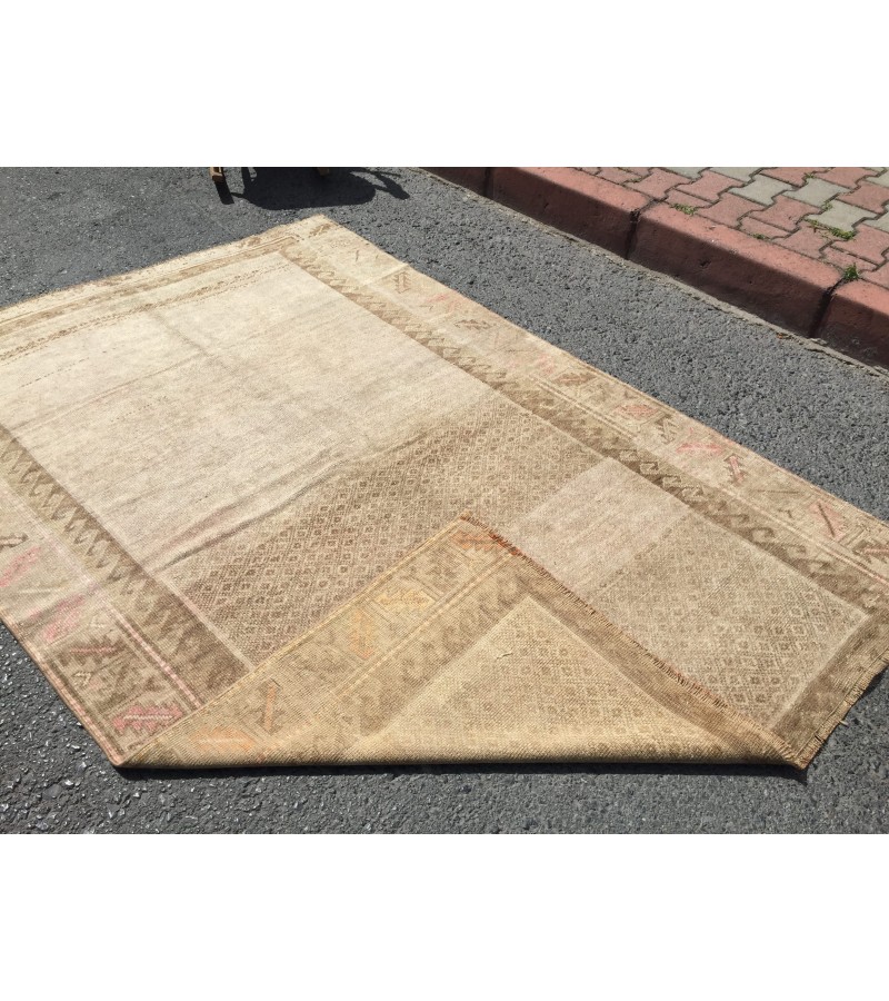5x8 vintage area rug, retro beige brown bedroom rug, 5' X 7'9 hand woven rug