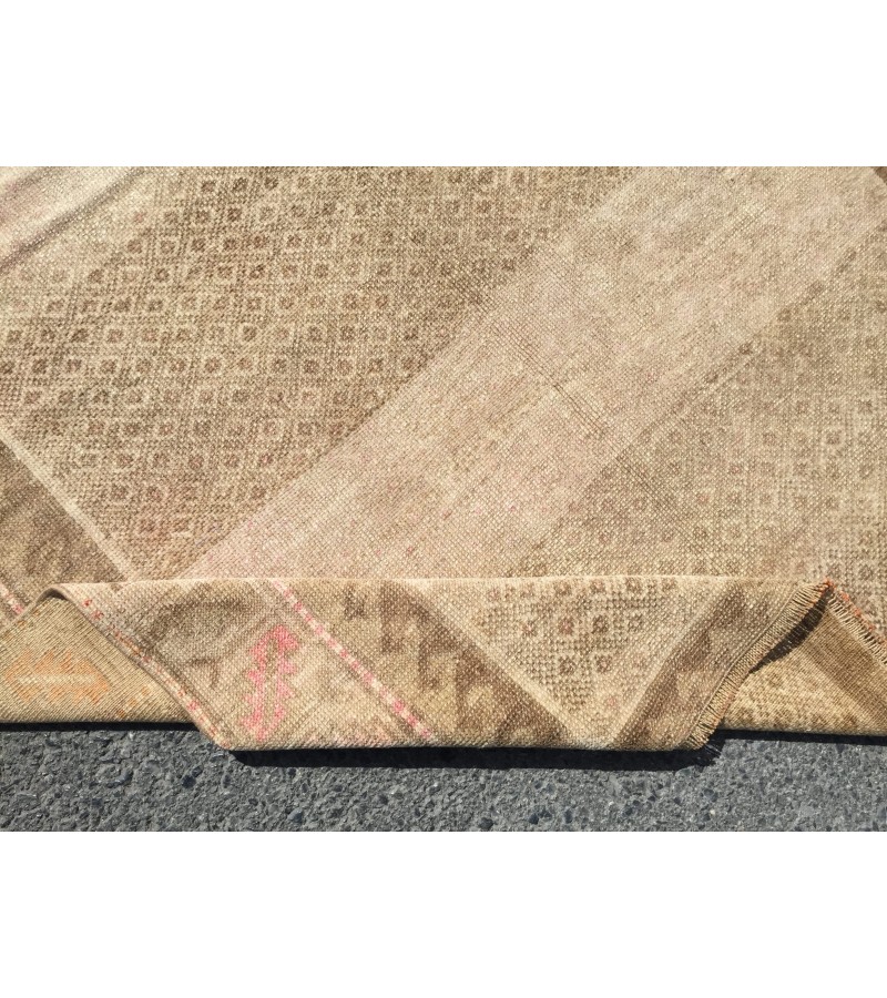 5x8 vintage area rug, retro beige brown bedroom rug, 5' X 7'9 hand woven rug