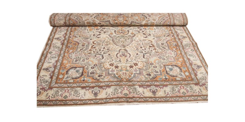 7 x 10 Feet . Perfect Madallion in Pastel Colors Rug , Turkish Hand Knotted Persian Rug , Living Room Rug , No Repeair Perfect Condition