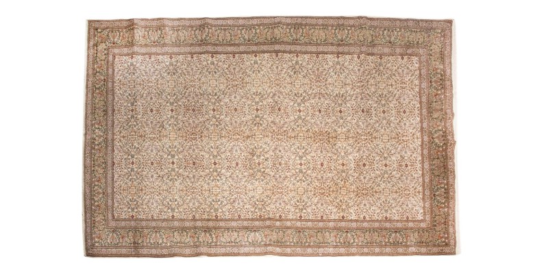 7 X 10 Feet . All over Flower Pattern , Natural Colors Rug , Turkish Hand Knotted Living Room Rug , No Repeair PErfect Condition ,