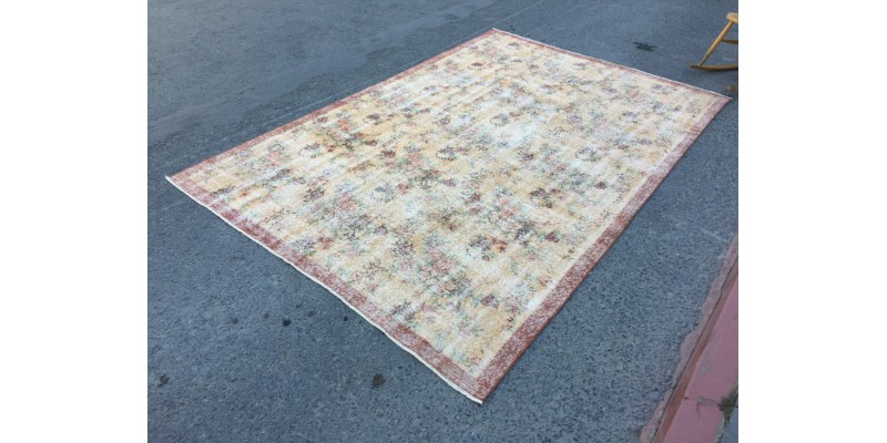 6x10 floral area rug, faded yellow rug, Vintage rug , 6'5 X 9'7 retro rug, Oriental rug