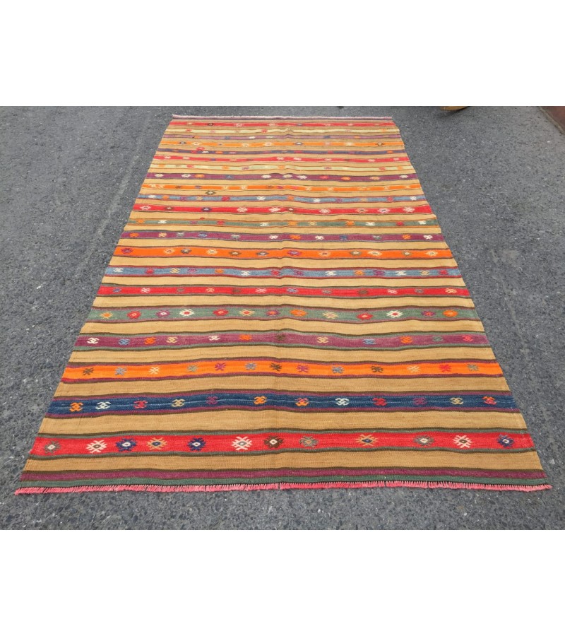 5x9 embroidered kilim , boho bedroom rug, Handmade rug , 4'9 X 8'6 area rug 