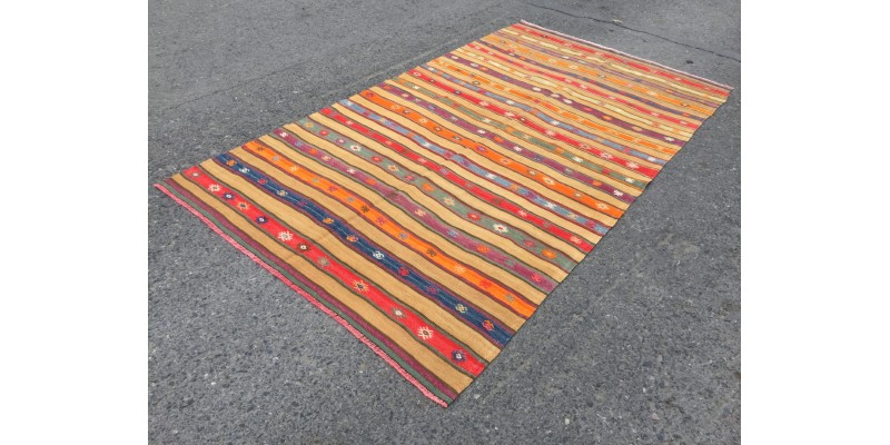 5x9 embroidered kilim , boho bedroom rug, Handmade rug , 4'9 X 8'6 area rug