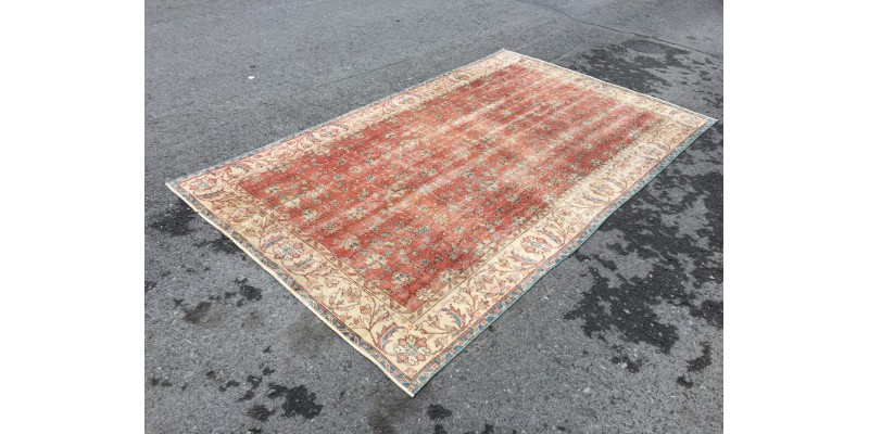 5x9 rustic area rug, retro kitchen rug, vintage rug , 5'2 X 8'8 faded red green Handmade rug