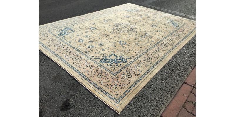 9x13 70's handmade rug beige with hint of pink, Vintage Rug , 9'4 X 13'1 Bedroom Rug, Living Room Rug