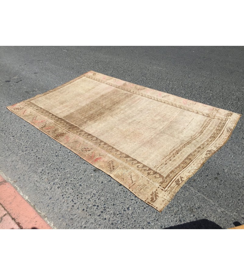 5x8 vintage area rug, retro beige brown bedroom rug, 5' X 7'9 hand woven rug