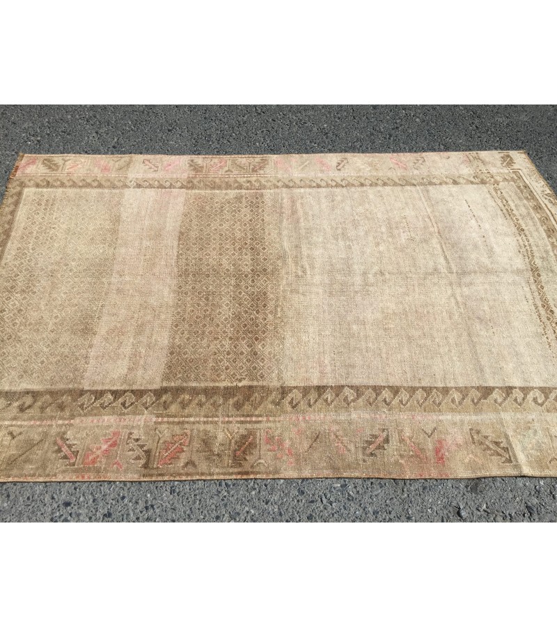 5x8 vintage area rug, retro beige brown bedroom rug, 5' X 7'9 hand woven rug
